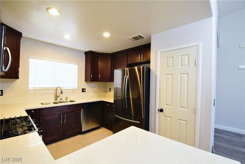 apt-205-10524 Autumn Pine Ave, Las Vegas, NV, 89144-4229 | Card Image