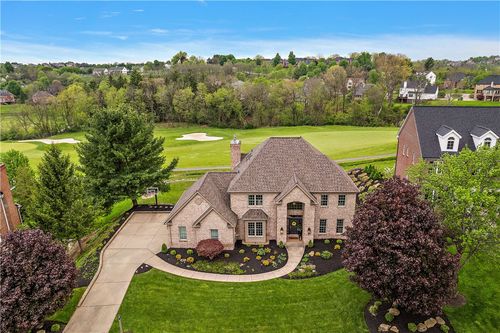 212 Chesapeake Dr, Gibsonia, PA, 15044-8021 | Card Image