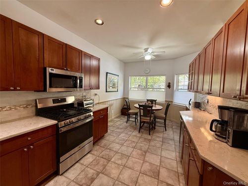 10 Briarbrook Dr, Briarcliff Manor, NY, 10510-2075 | Card Image