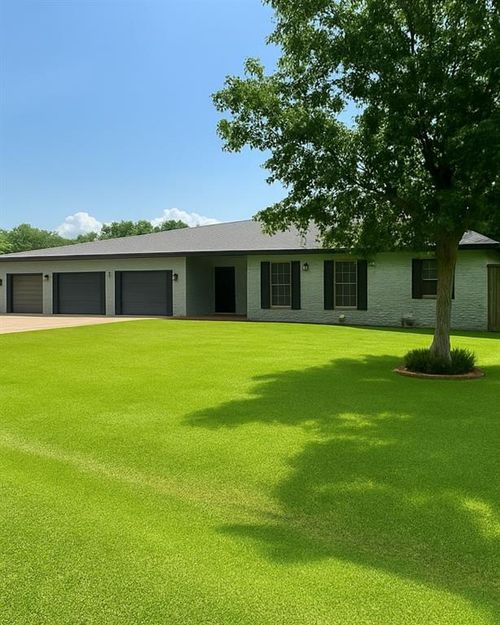 6404 Val St, Groves, TX, 77619-5121 | Card Image