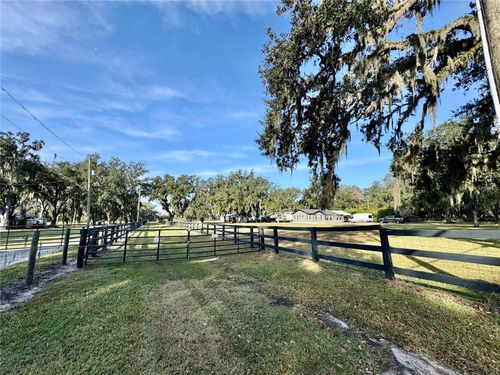 2909 N Wilder Rd, Plant City, FL, 33563-2695 | Card Image