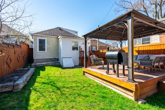 114 London St N, House other with 3 bedrooms, 2 bathrooms and 2 parking in Hamilton ON | Image 31