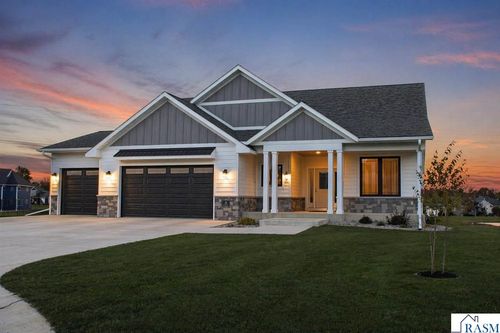 34 N Pointe Ct, North Mankato, MN, 56003-7511 | Card Image