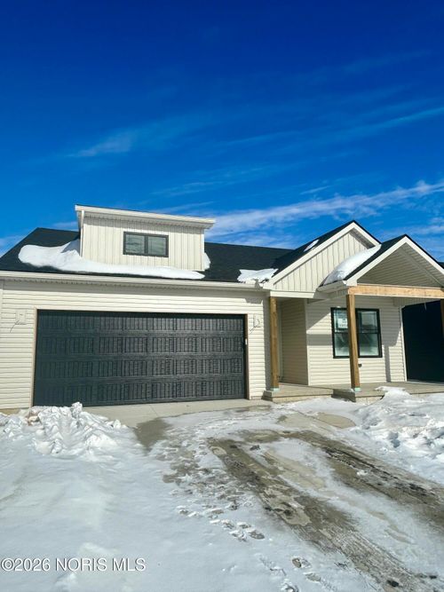 5025 Easton Dr, Oregon, OH, 43616-3024 | Card Image