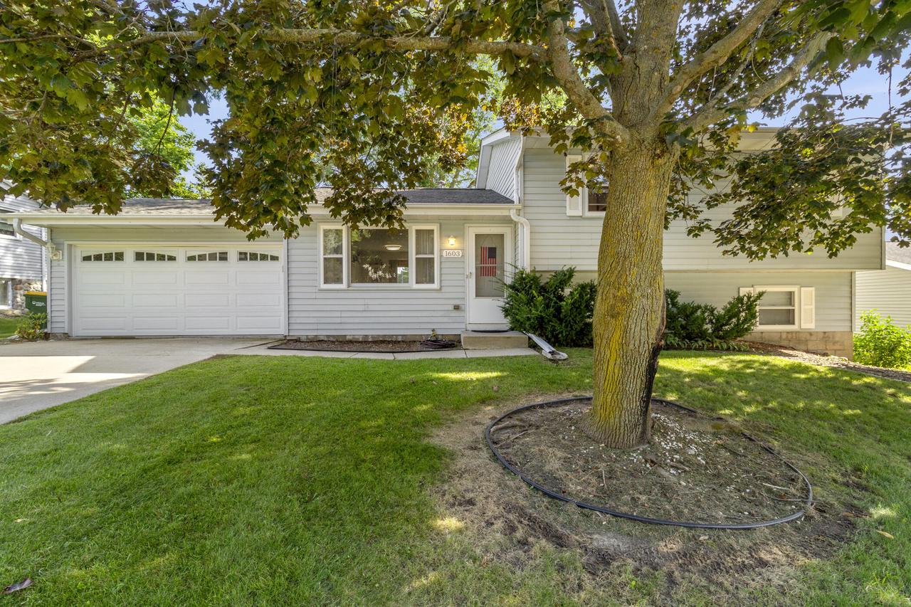 Larkspur Ln, West Bend, WI 53090