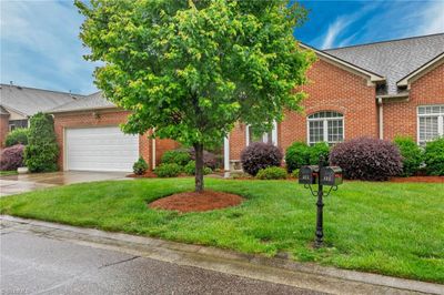 421 Northbridge Drive, House other with 3 bedrooms, 2 bathrooms and null parking in High Point NC | Image 1