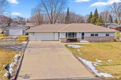 1501 N Lynndale Drive, GRAND CHUTE, WI, 54914 | Card Image