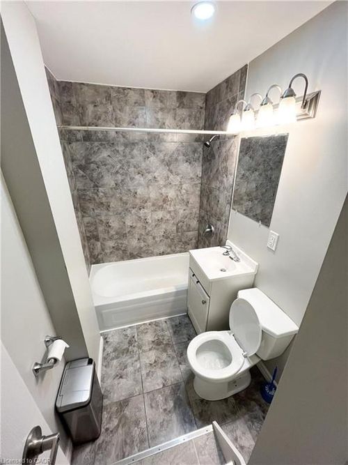 3-70 Victoria Ave S, Hamilton, ON, L8N2S7 | Card Image