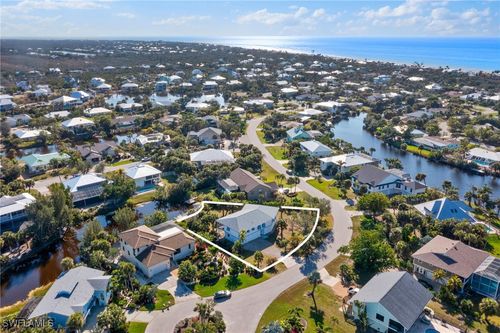 662 E Rocks Dr, SANIBEL, FL, 33957-5300 | Card Image