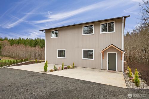 11 Sun Crest Ln, Cathlamet, WA, 98612-4202 | Card Image
