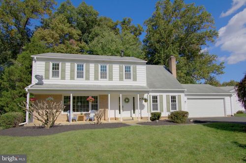 8014 W Point Dr, SPRINGFIELD, VA, 22153-3022 | Card Image