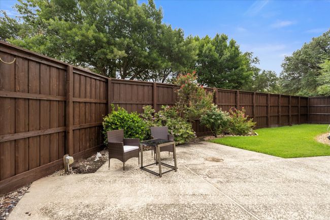 grass area in back yard | Image 36