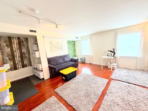3f-1209 Locust St, PHILADELPHIA, PA, 19107-5451 | Card Image