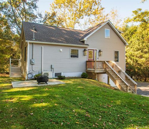 7 Phillips Rd, Poughkeepsie, NY, 12603-2908 | Card Image