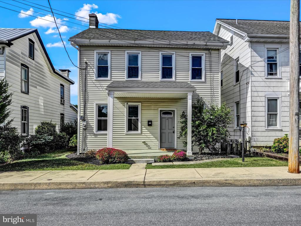 Charles St, Ephrata, PA 17522