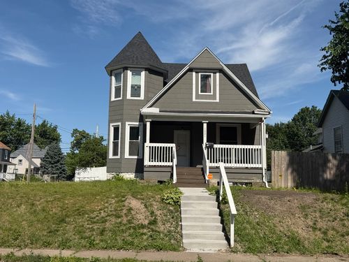 1221 Brown St, Davenport, IA, 52804-3925 | Card Image