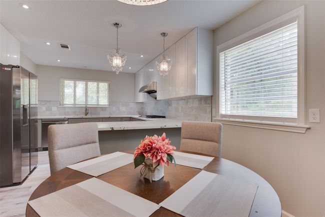 breakfast room | Image 16