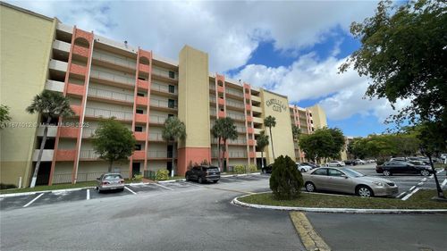 apt-c612-9455 W Flagler St, Miami, FL, 33174-2047 | Card Image