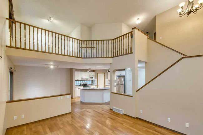 321 Douglas Ridge Pl Se, House detached with 3 bedrooms, 2 bathrooms and 2 parking in Calgary AB | Image 23