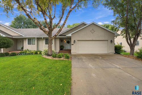 6105 S Avalon Ave Avenue, Sioux Falls, SD, 57108 | Card Image