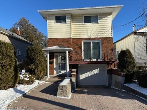 782 Ann St, North Bay, ON, P1B5L8 | Card Image