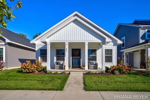 865 Winchester St, Holland, MI, 49423-8505 | Card Image