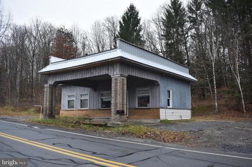 107 E Sycamore St, SNOW SHOE, PA, 16874-8630 | Card Image