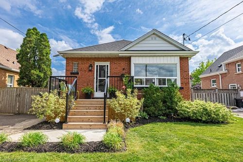 2-42 Sharon Ave, Hamilton, ON, L8T1E3 | Card Image