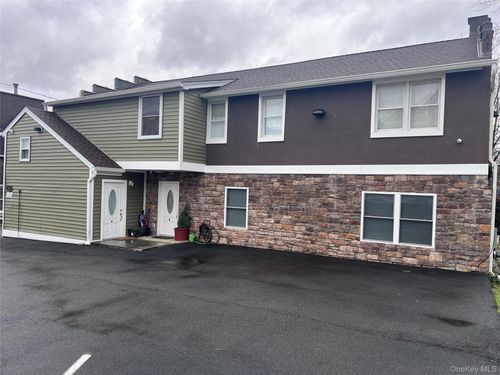 8 Mccullums Ln, Highland Falls, NY, 10928-1802 | Card Image