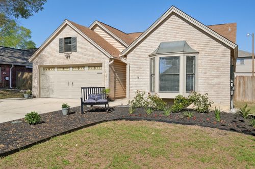 305 Hornbean Ln, Cibolo, TX, 78108-3147 | Card Image