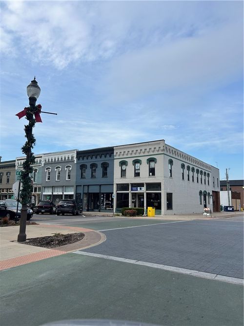 b-101 W Walnut St, Rogers, AR, 72756-6662 | Card Image