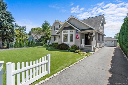 24 Lebrun Ave, Amityville, NY, 11701-4222 | Card Image