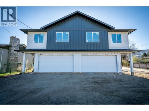 3279 B Schubert Road, Kamloops, BC, V2B6Y4 | Card Image