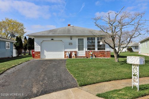 23 Capri Ct, Toms River, NJ, 08757-4111 | Card Image