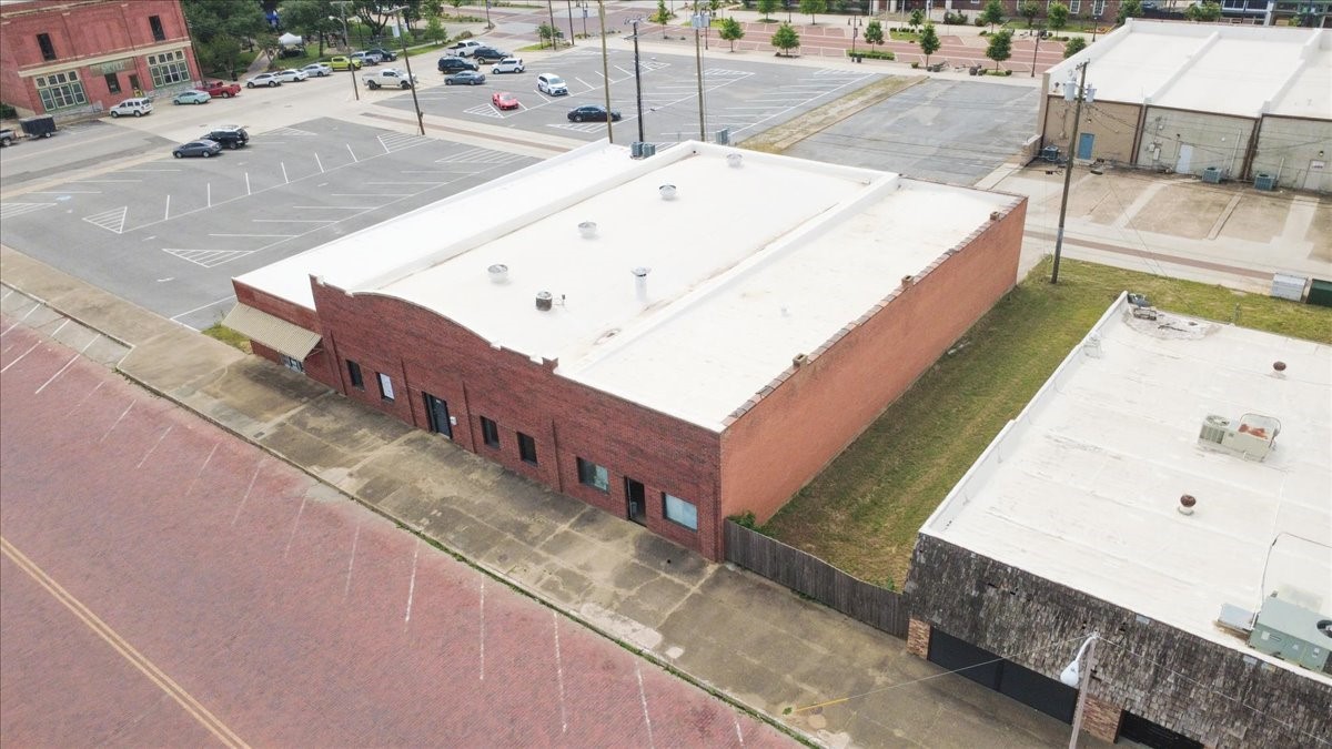 Commercial Sale in Denison 3