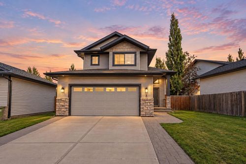 8 Irving Cres, Red Deer, AB, T4R3R9 | Card Image