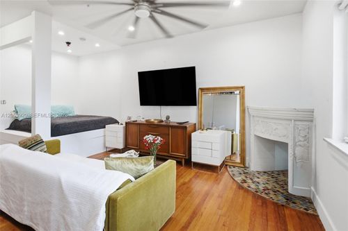 5-750 Espanola Way, Miami Beach, FL, 33139 | Card Image
