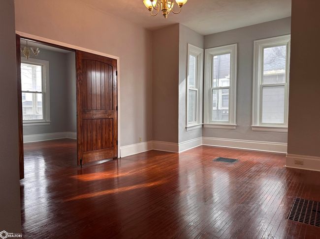 211 S Garfield Ave, Home with 3 bedrooms, 2 bathrooms and 2 parking in Burlington IA | Image 8