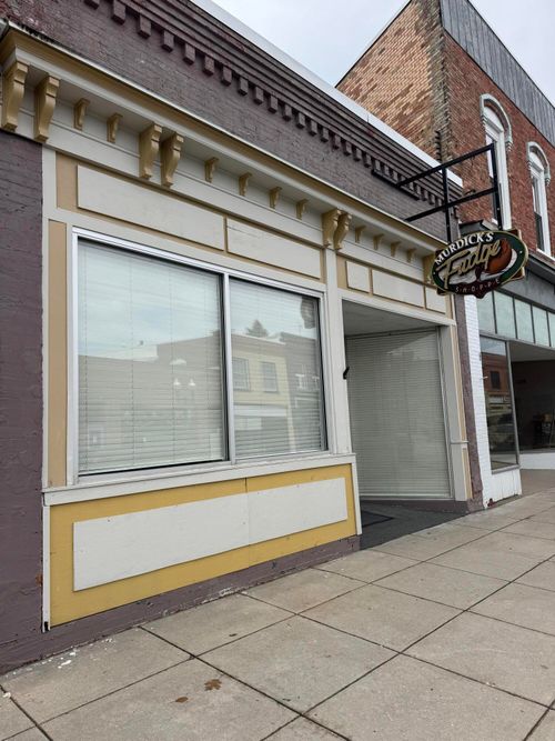 335 River St, Manistee, MI, 49660-2707 | Card Image