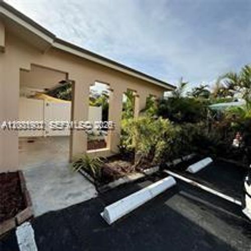 1-590 Ne 20th St, Wilton Manors, FL, 33305-2120 | Card Image