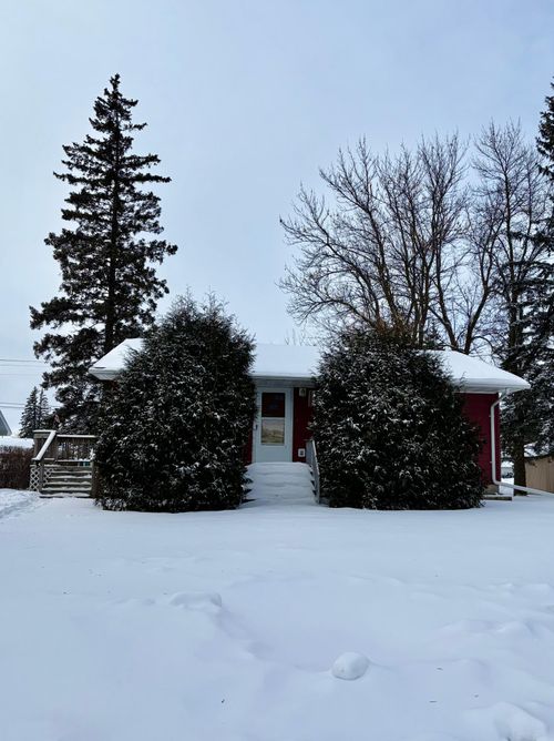 113 3rd Ave Nw, Baudette, MN, 56623-8924 | Card Image