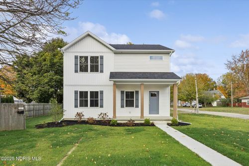 207 Wood St, Delta, OH, 43515-1113 | Card Image