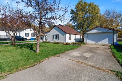 2 Car garage, 2 driveways | Image 3