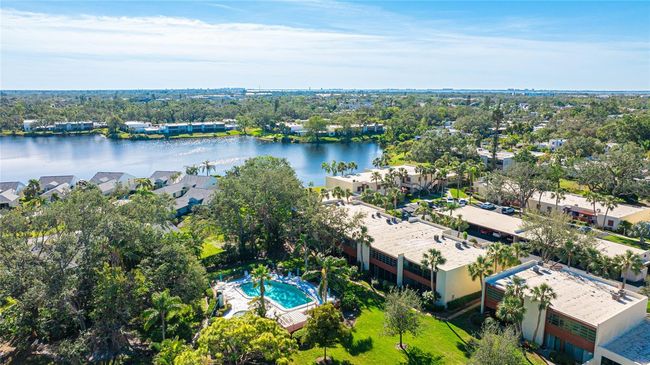 527 Spring Lakes Blvd, Condo with 2 bedrooms, 2 bathrooms and null parking in BRADENTON FL | Image 31