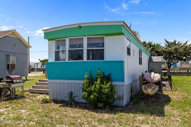 524 E Fort Macon Rd, House other with 2 bedrooms, 1 bathrooms and null parking in Atlantic Beach NC | Image 8
