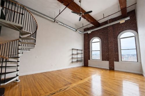 apt-407-10 Kearney Sq, Lowell, MA, 01852-1942 | Card Image