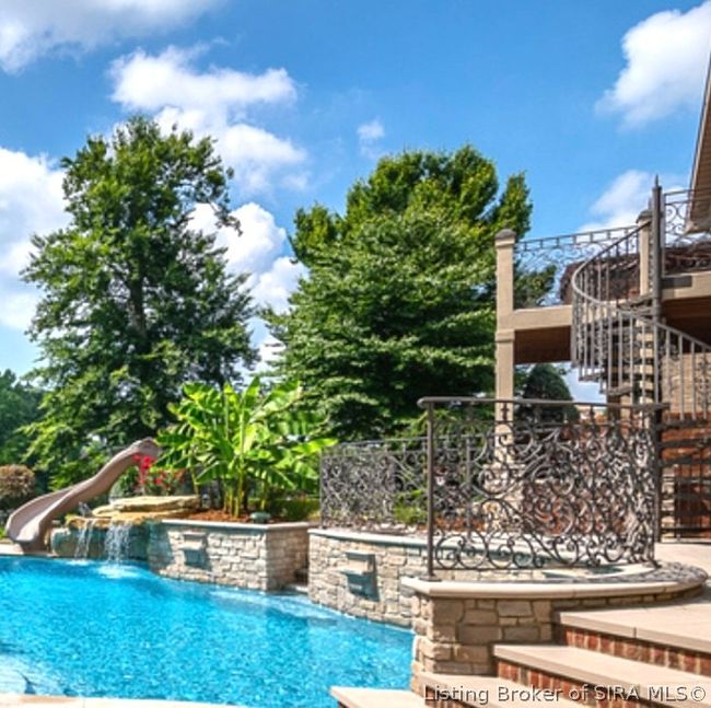 3503 Charlevoix Ct, Home with 6 bedrooms, 4 bathrooms and null parking in Floyds Knobs IN | Image 4