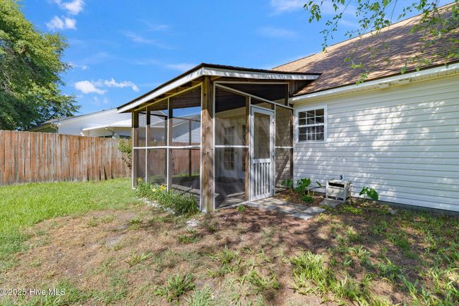 719 Oak Branches Close, House other with 3 bedrooms, 2 bathrooms and 1 parking in Belville NC | Image 35