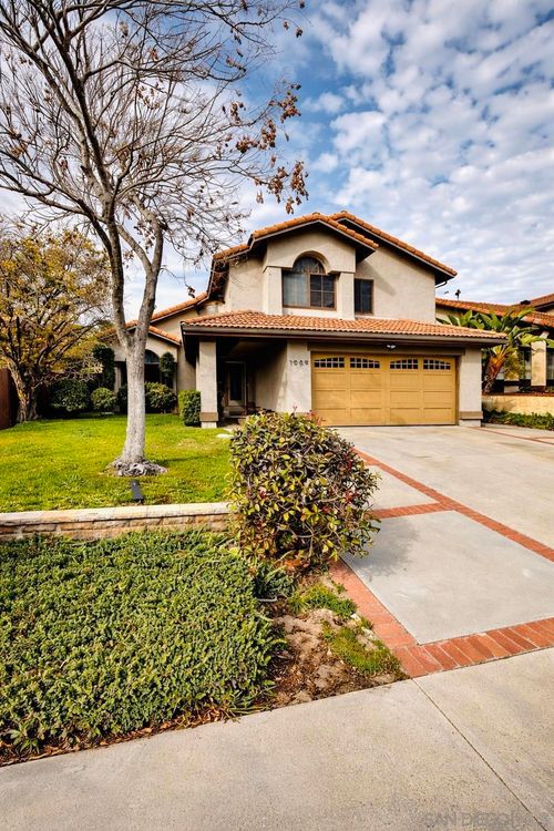 1009 Paseo Entrada, Chula Vista, CA, 91910-6724 | Card Image
