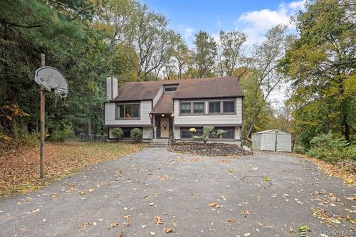 383 Route 32, Central Valley, NY, 10917-3201 | Card Image